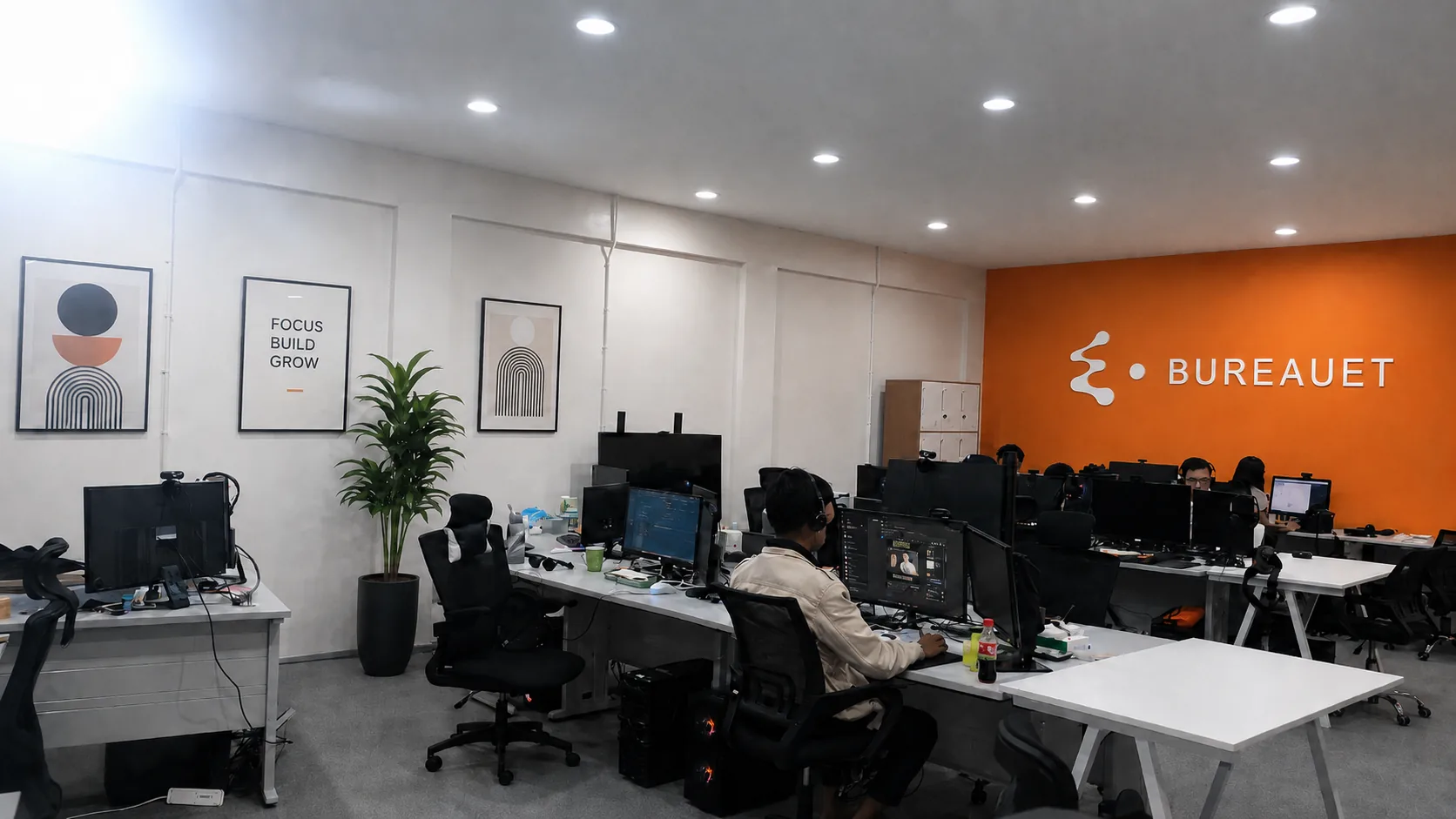 About Da Hero Large Office Room